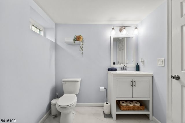 724 Walnut St, Linden City, NJ 07036