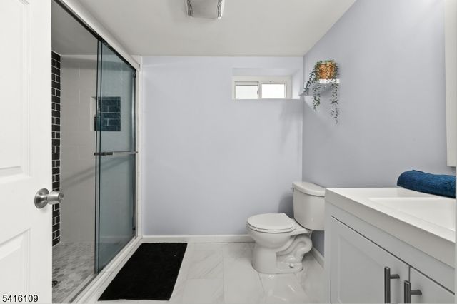 724 Walnut St, Linden City, NJ 07036