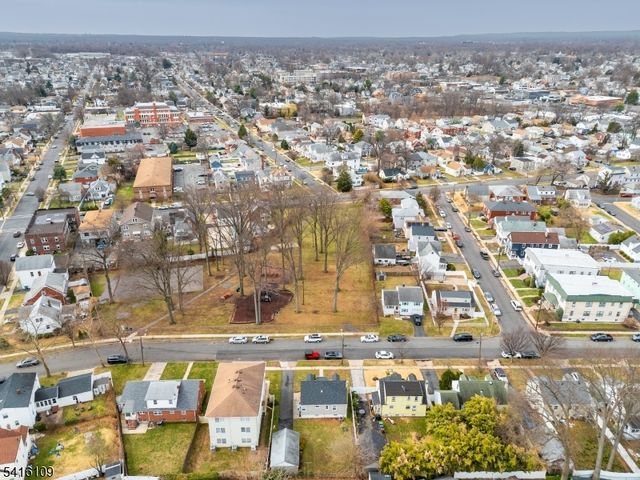 724 Walnut St, Linden City, NJ 07036