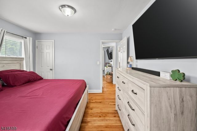 724 Walnut St, Linden City, NJ 07036