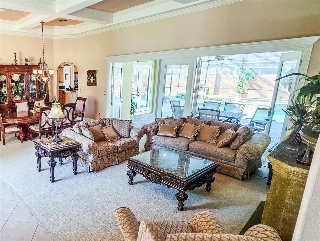 Image 18 of property listing at 4866 KEENELAND CIRCLE, Orlando, FL 32819