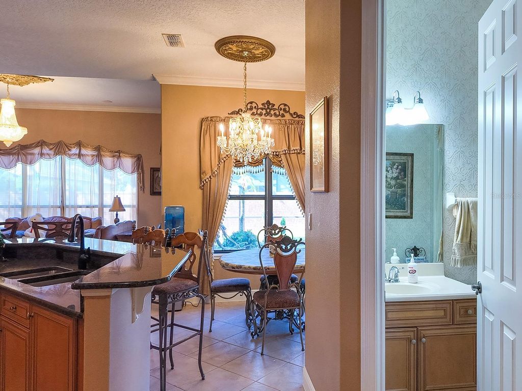 Image 23 of property listing at 4866 KEENELAND CIRCLE, Orlando, FL 32819