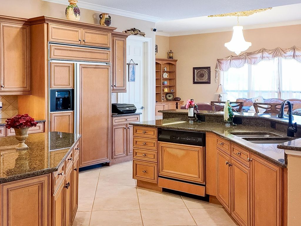 Image 24 of property listing at 4866 KEENELAND CIRCLE, Orlando, FL 32819