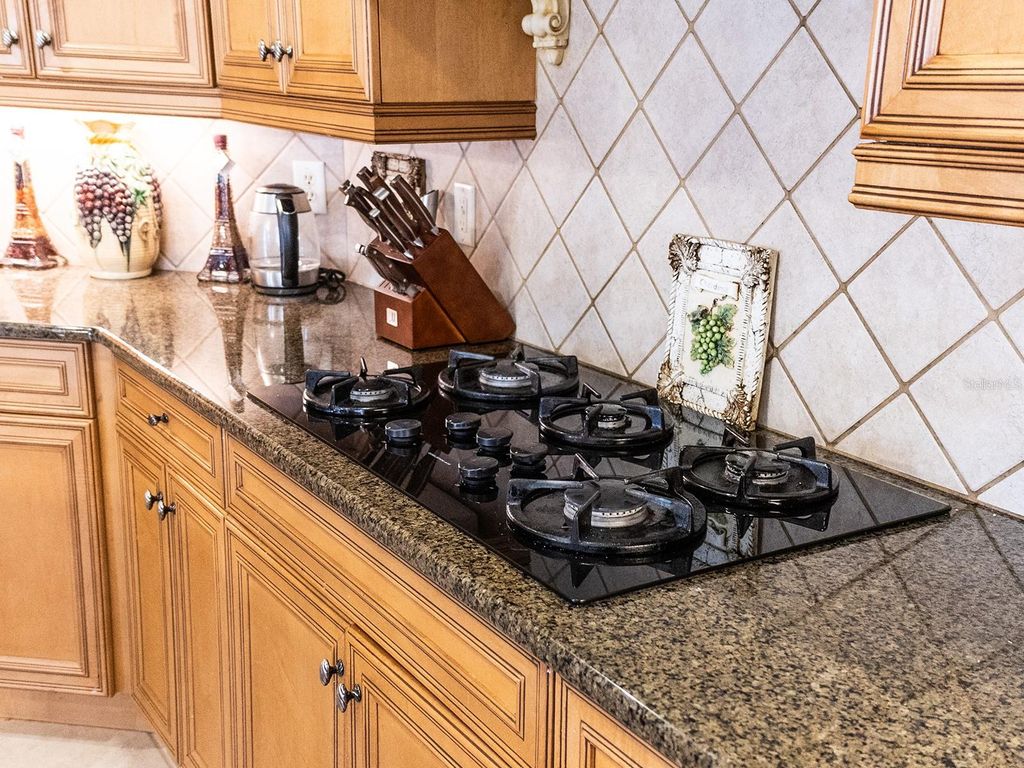 Image 27 of property listing at 4866 KEENELAND CIRCLE, Orlando, FL 32819