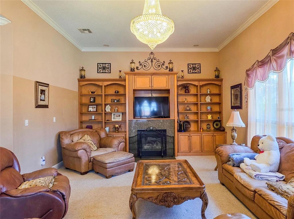 Image 37 of property listing at 4866 KEENELAND CIRCLE, Orlando, FL 32819