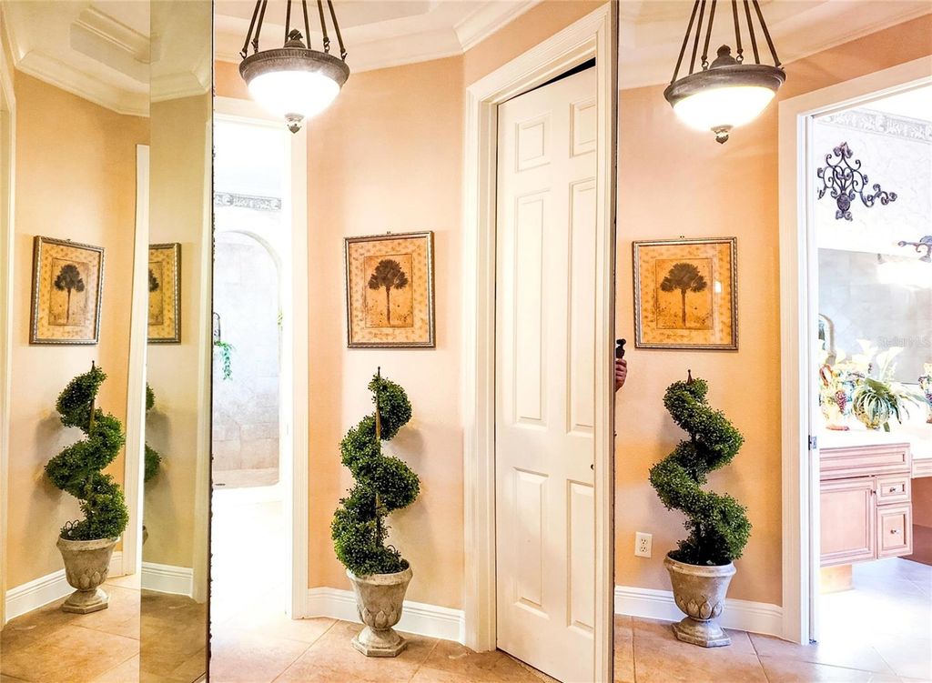 Image 48 of property listing at 4866 KEENELAND CIRCLE, Orlando, FL 32819