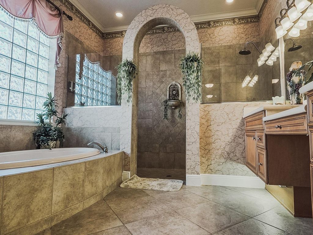 Image 49 of property listing at 4866 KEENELAND CIRCLE, Orlando, FL 32819