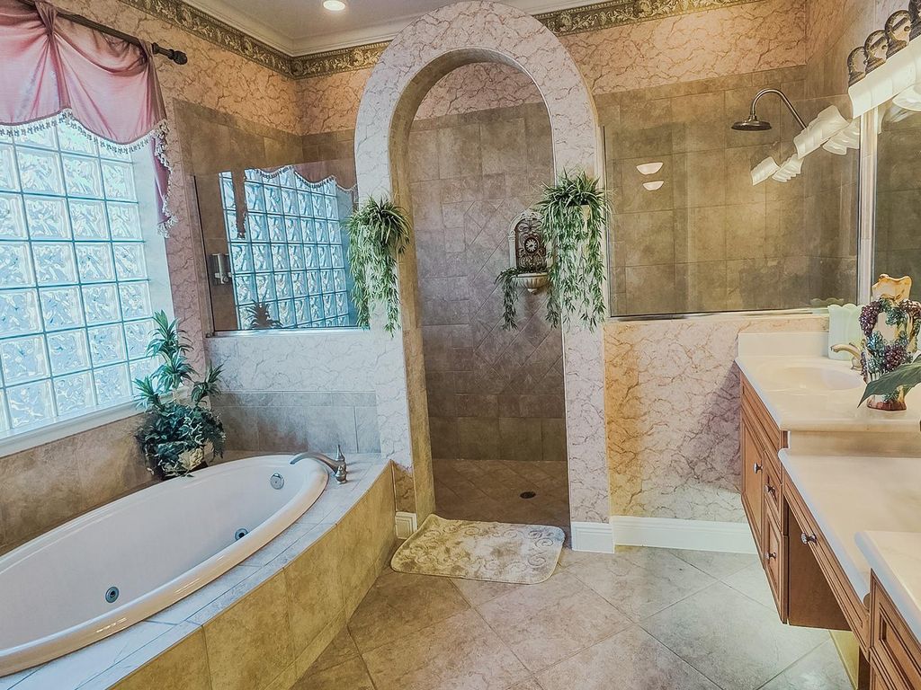 Image 50 of property listing at 4866 KEENELAND CIRCLE, Orlando, FL 32819