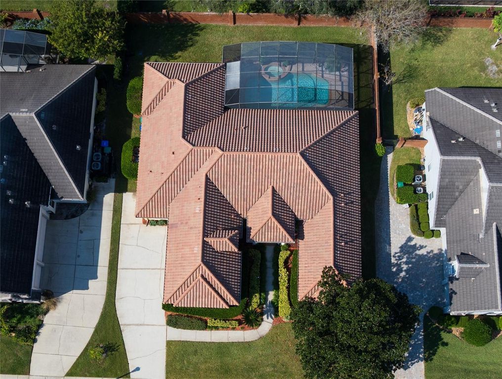 Image 6 of property listing at 4866 KEENELAND CIRCLE, Orlando, FL 32819