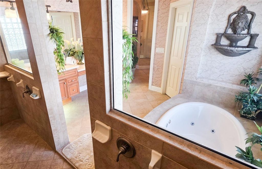 Image 55 of property listing at 4866 KEENELAND CIRCLE, Orlando, FL 32819