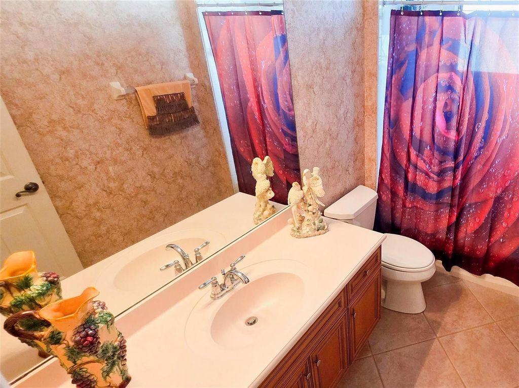 Image 65 of property listing at 4866 KEENELAND CIRCLE, Orlando, FL 32819