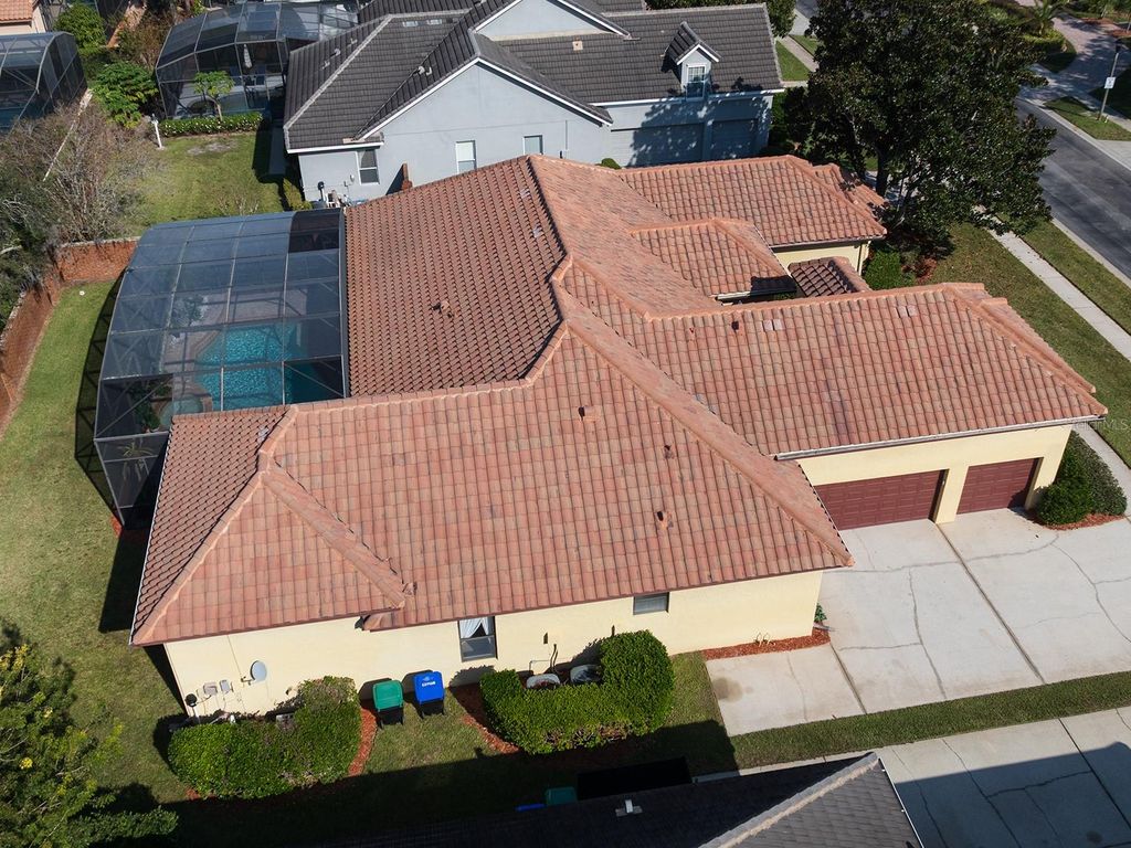 Image 9 of property listing at 4866 KEENELAND CIRCLE, Orlando, FL 32819