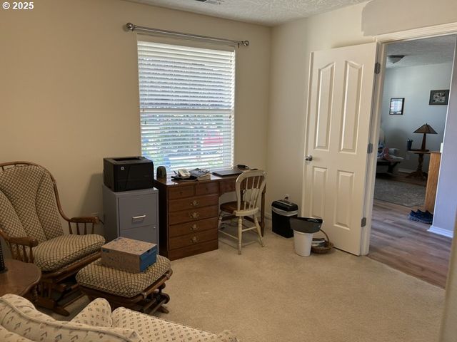 736 KELSEY Loop, Molalla, OR 97038