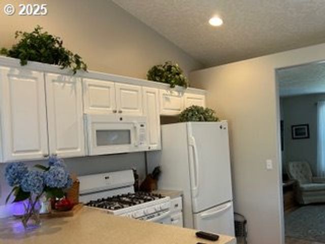 736 KELSEY Loop, Molalla, OR 97038