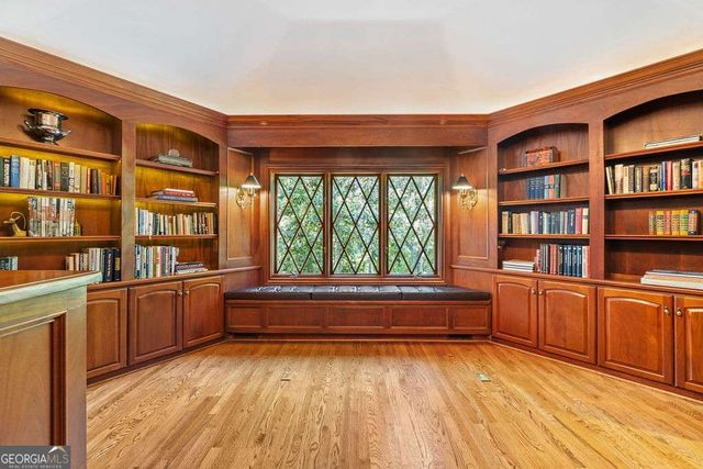5054 Pine Bark Circle, Dunwoody, GA 30338