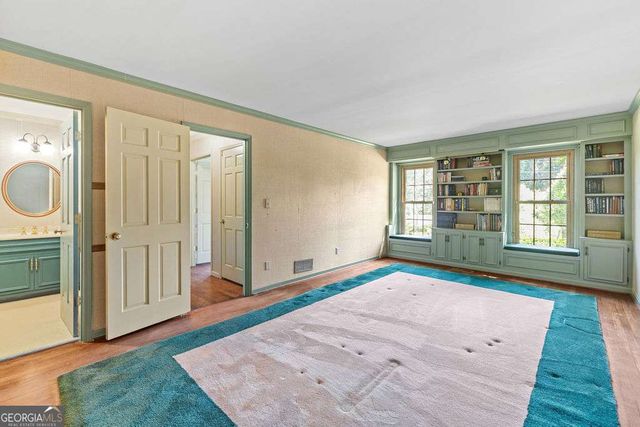 5054 Pine Bark Circle, Dunwoody, GA 30338