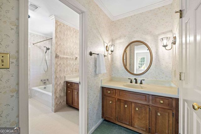5054 Pine Bark Circle, Dunwoody, GA 30338
