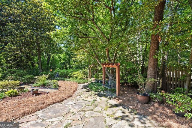 5054 Pine Bark Circle, Dunwoody, GA 30338