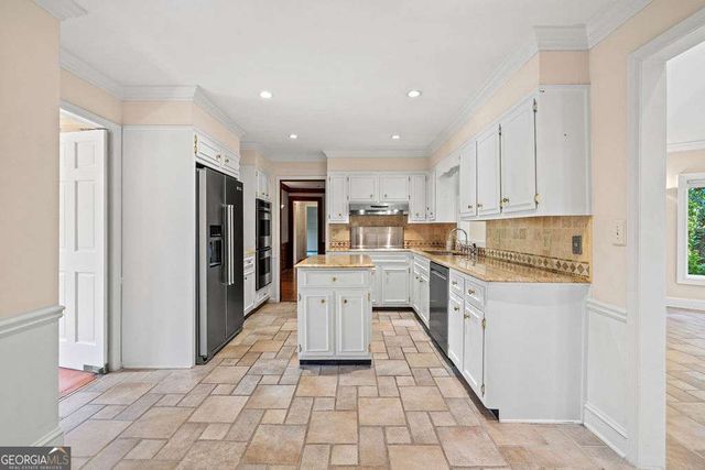 5054 Pine Bark Circle, Dunwoody, GA 30338