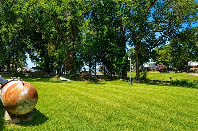 242 Lamenda Avenue, Livingston, TX 77351