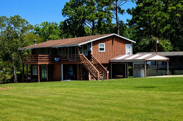 242 Lamenda Avenue, Livingston, TX 77351