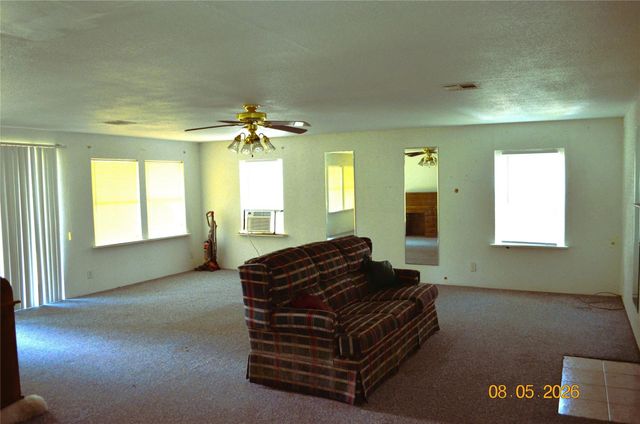242 Lamenda Avenue, Livingston, TX 77351