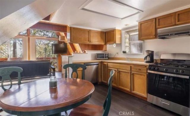 31450 Ocean View, Running Springs, CA 92382