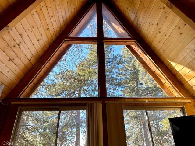 31450 Ocean View, Running Springs, CA 92382