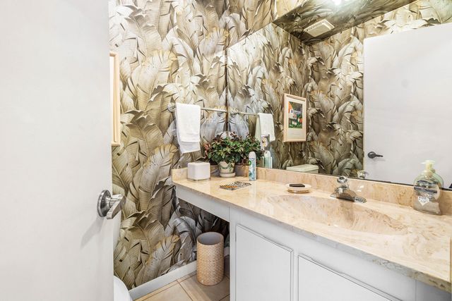 7809 Lakeside Boulevard 4, Boca Raton, FL 33434