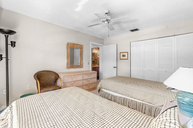 7809 Lakeside Boulevard 4, Boca Raton, FL 33434