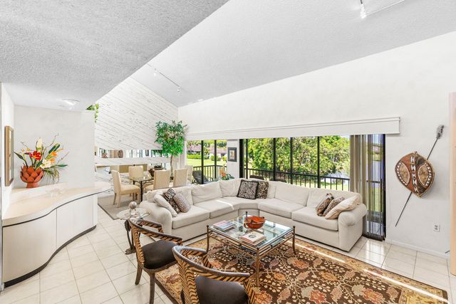 7809 Lakeside Boulevard 4, Boca Raton, FL 33434