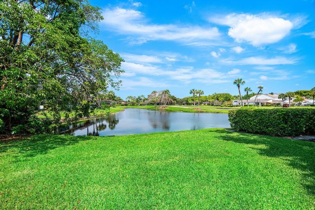 7809 Lakeside Boulevard 4, Boca Raton, FL 33434