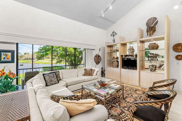 7809 Lakeside Boulevard 4, Boca Raton, FL 33434