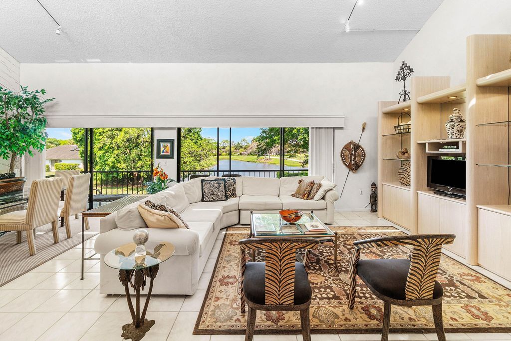 7809 Lakeside Boulevard 4, Boca Raton, FL 33434