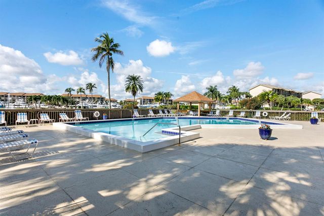 601 Seafarer Circle 101, Jupiter, FL 33477