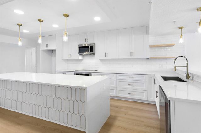 601 Seafarer Circle 101, Jupiter, FL 33477
