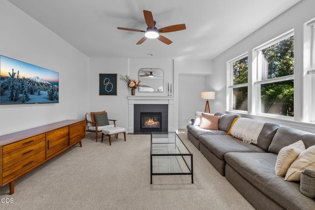60984 Snowberry Place, Bend, OR 97702