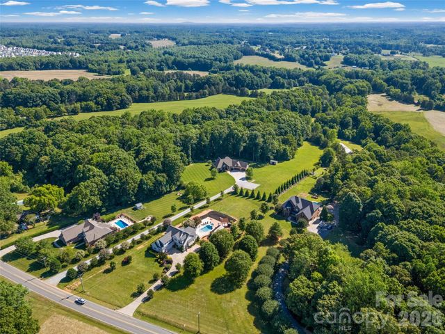 517 Linwood Road, Mooresville, NC 28115