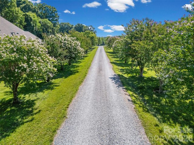 517 Linwood Road, Mooresville, NC 28115