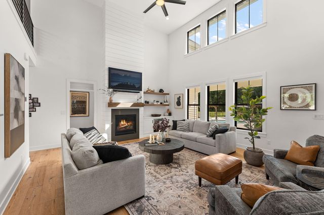 494 Stonebridge Pkwy, Valparaiso, IN 46383