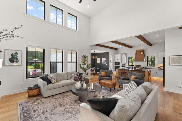 494 Stonebridge Pkwy, Valparaiso, IN 46383