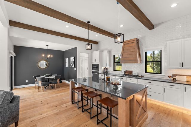 494 Stonebridge Pkwy, Valparaiso, IN 46383