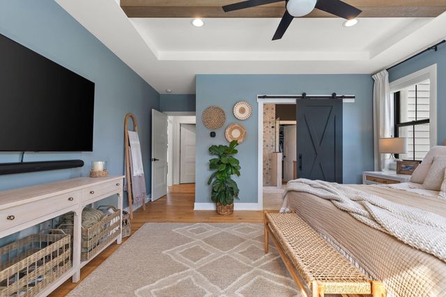 494 Stonebridge Pkwy, Valparaiso, IN 46383