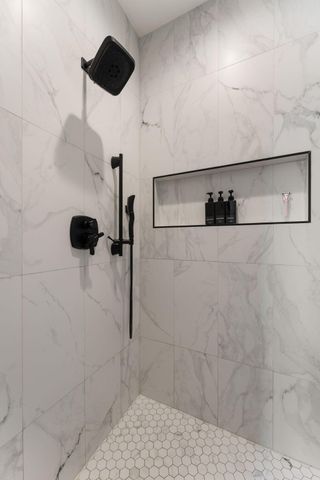 494 Stonebridge Pkwy, Valparaiso, IN 46383