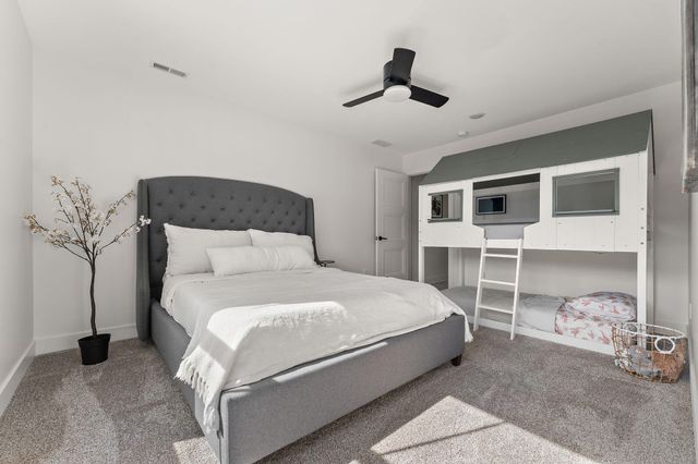 494 Stonebridge Pkwy, Valparaiso, IN 46383