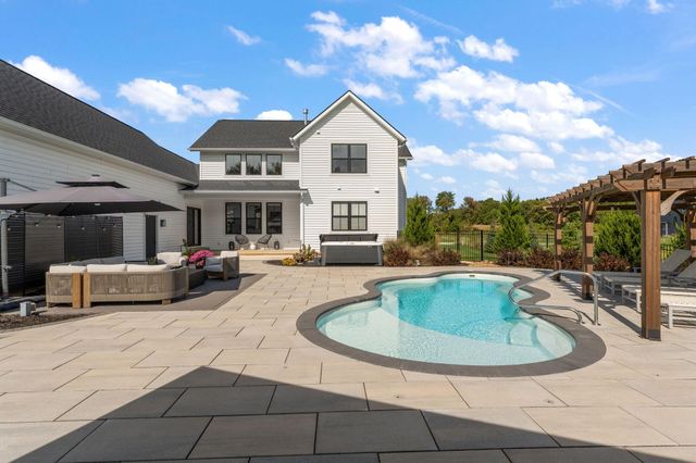 494 Stonebridge Pkwy, Valparaiso, IN 46383