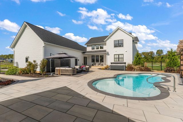 494 Stonebridge Pkwy, Valparaiso, IN 46383