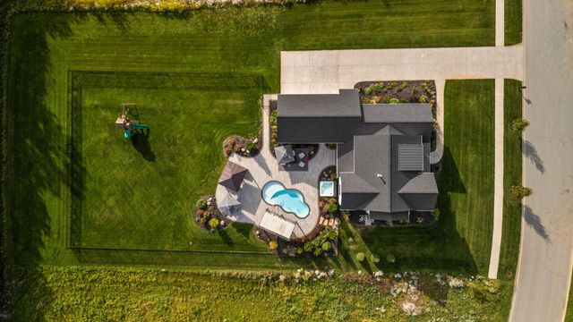 494 Stonebridge Pkwy, Valparaiso, IN 46383