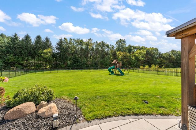 494 Stonebridge Pkwy, Valparaiso, IN 46383