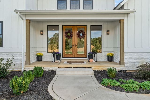 494 Stonebridge Pkwy, Valparaiso, IN 46383